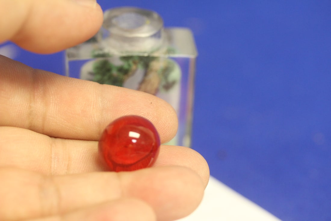 Chinese Crystal or Glass Snuff Bottle - 8