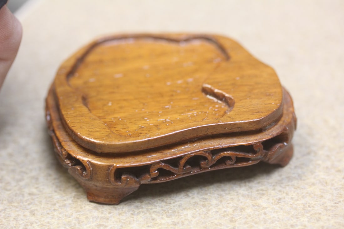 Chinese Agate Carving on Stand - 7