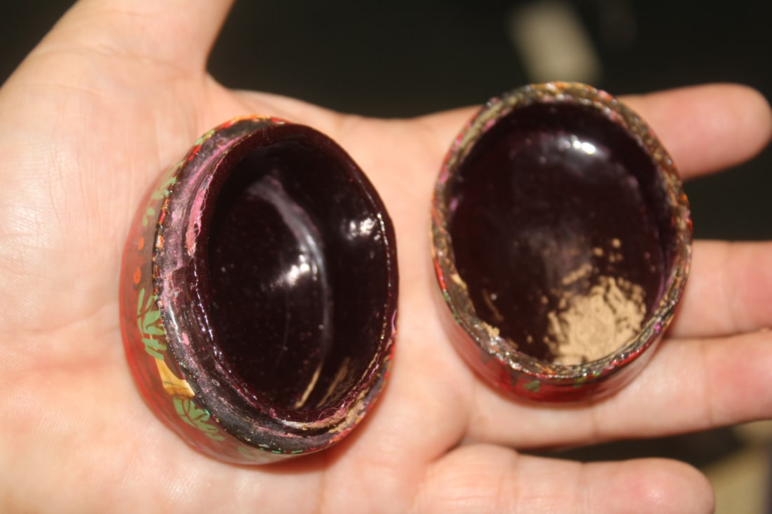Hand Painted Lacquer Box - 7