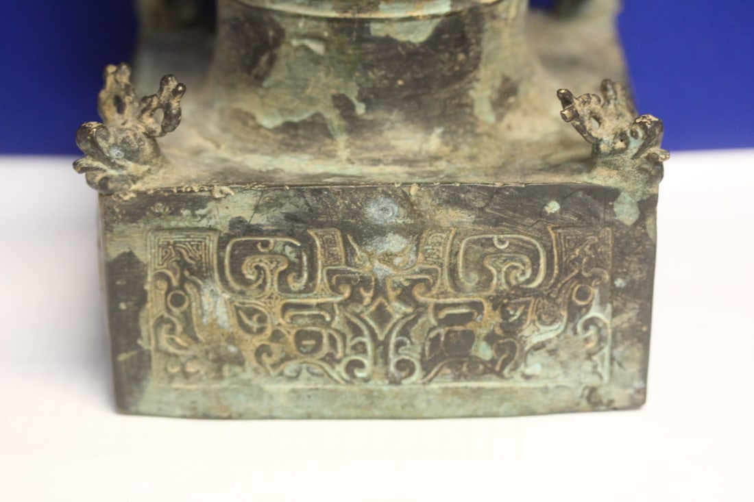 Chinese Bronze Urn - 3