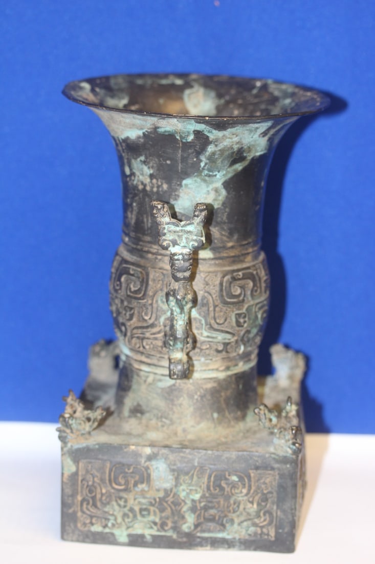 Chinese Bronze Urn - 5