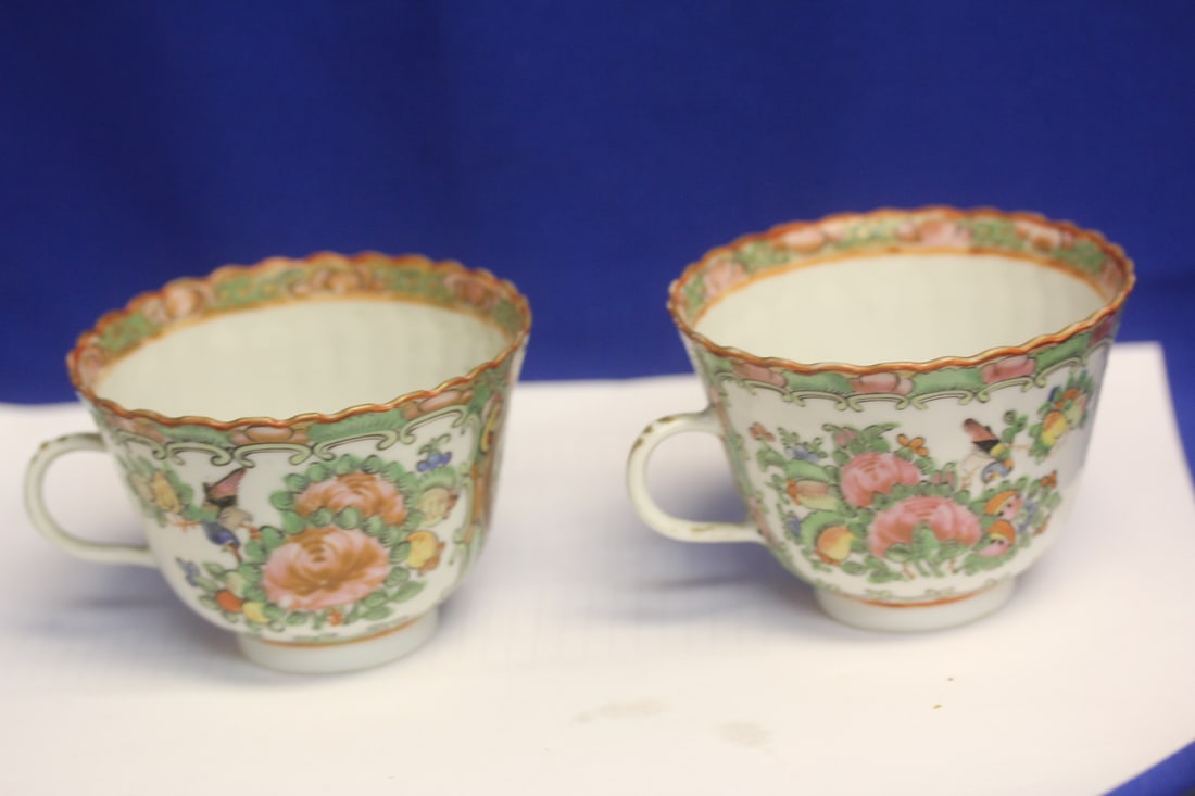 Lot of 2 Chinese Rose Medallion Cups - 3