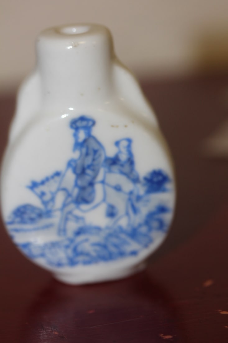 Signed Chinese Porcelain Snuff Bottle - 4