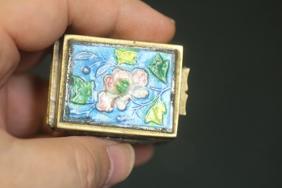 Antique Chinese Enamel Trinket Box - 2