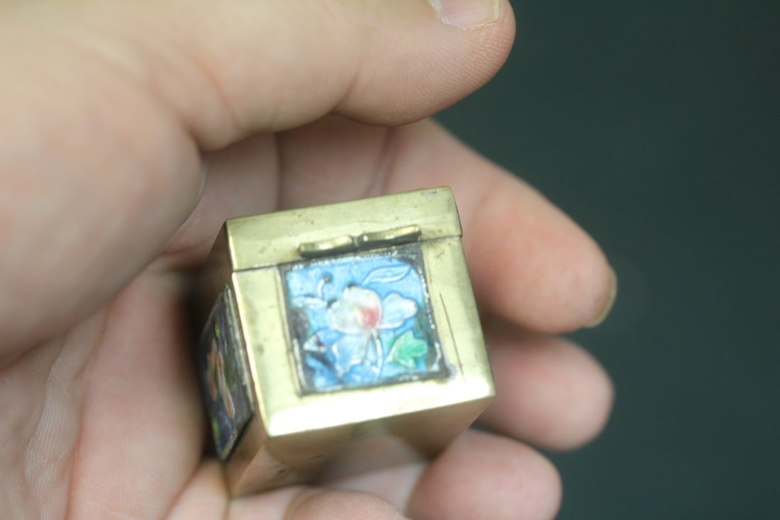 Antique Chinese Enamel Trinket Box - 4