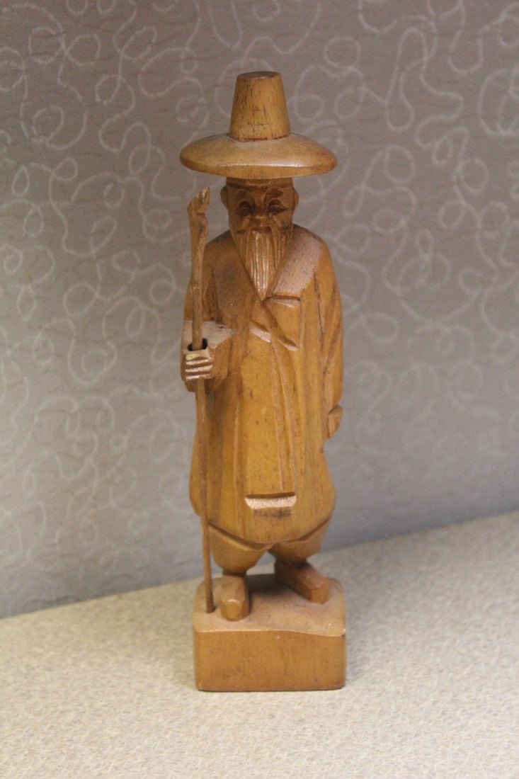 Wooden Asian Carved Man: 7 3/4" tall