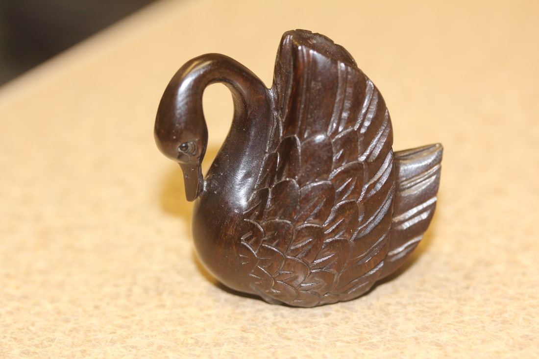 Signed Japanese Wood Netsuke: as shown
