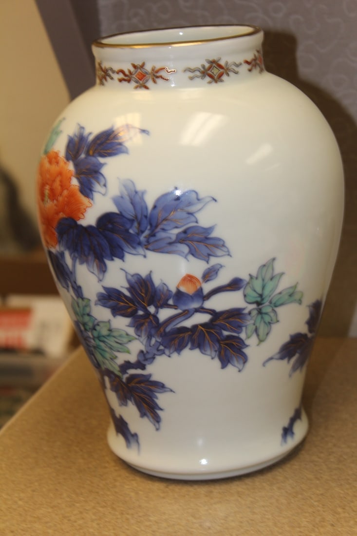 Antique Japanese Studio Porcelain Vase - 2