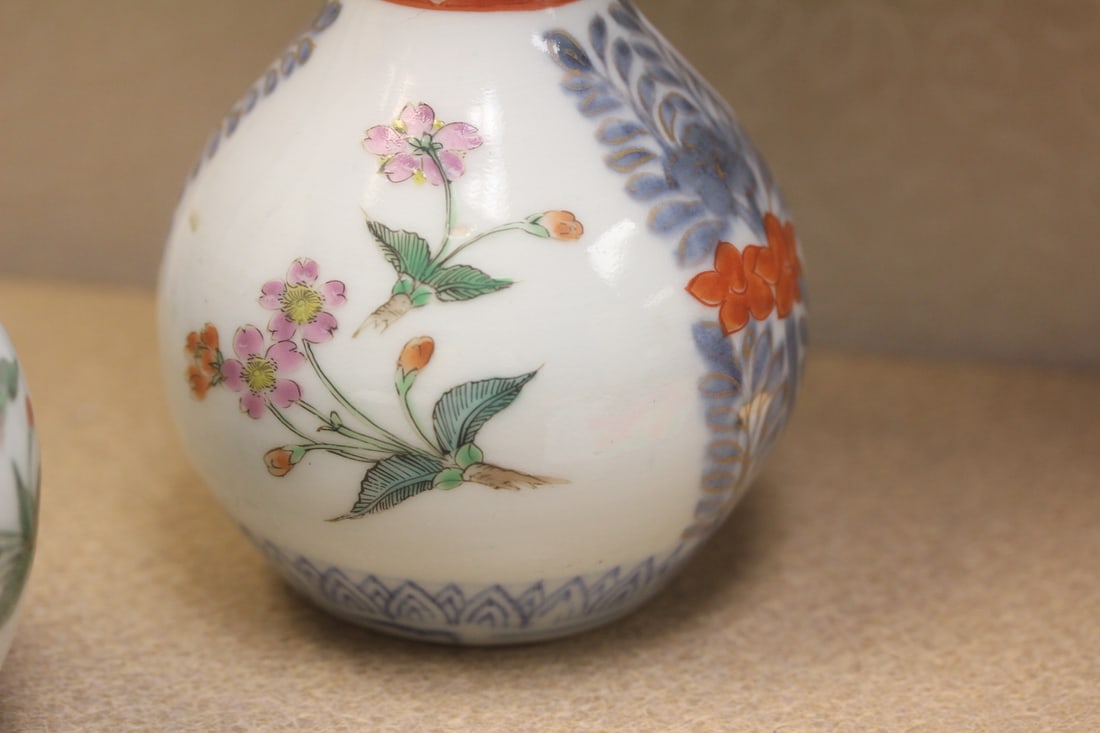 Pair of Antique Japanese Imari Gourd Form Vase - 3