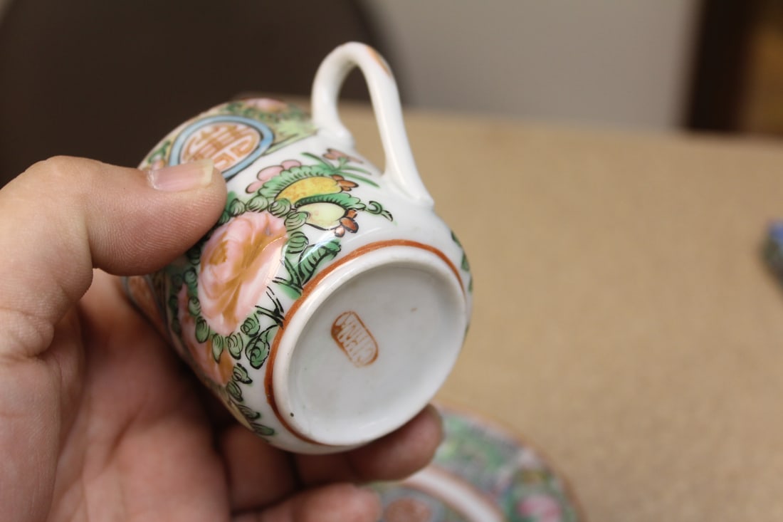 Vintage chinese Rose Medallion Cup and Saucer - 3