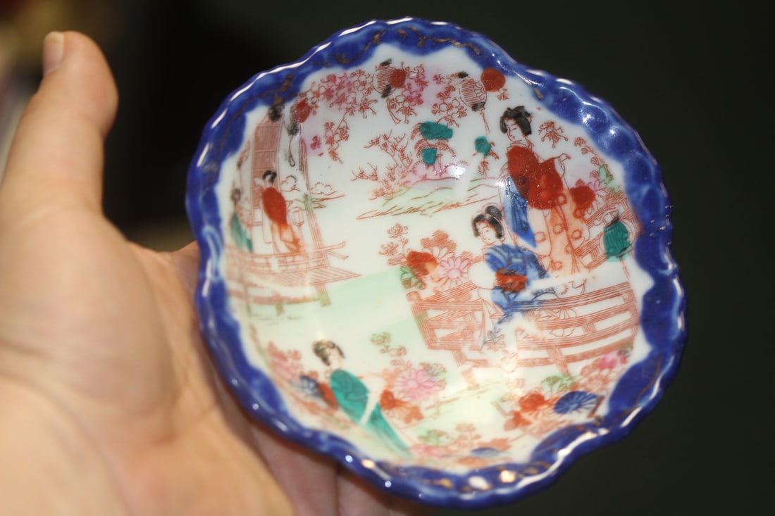 Antique Japanese Geisha Girl Nut Dish: ceramic nut dish - 1900's - 5 1/8" in diameter