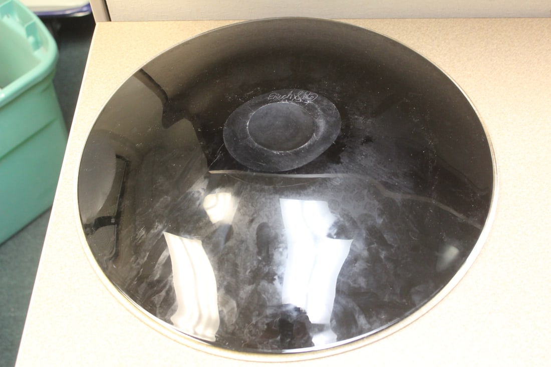 Signed Erich Suto Artglass Charger - 6