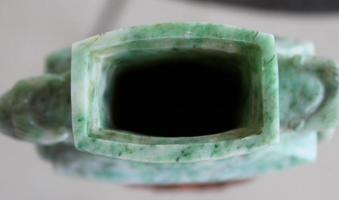 Chinese Jadeite Urn With Lid - 3