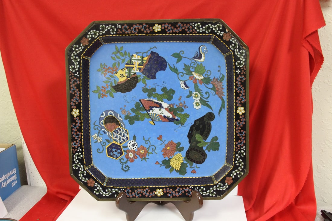 A Japanese Square Platter: Please note: minor bruises on the corner - 19th century - 12 7/8" square