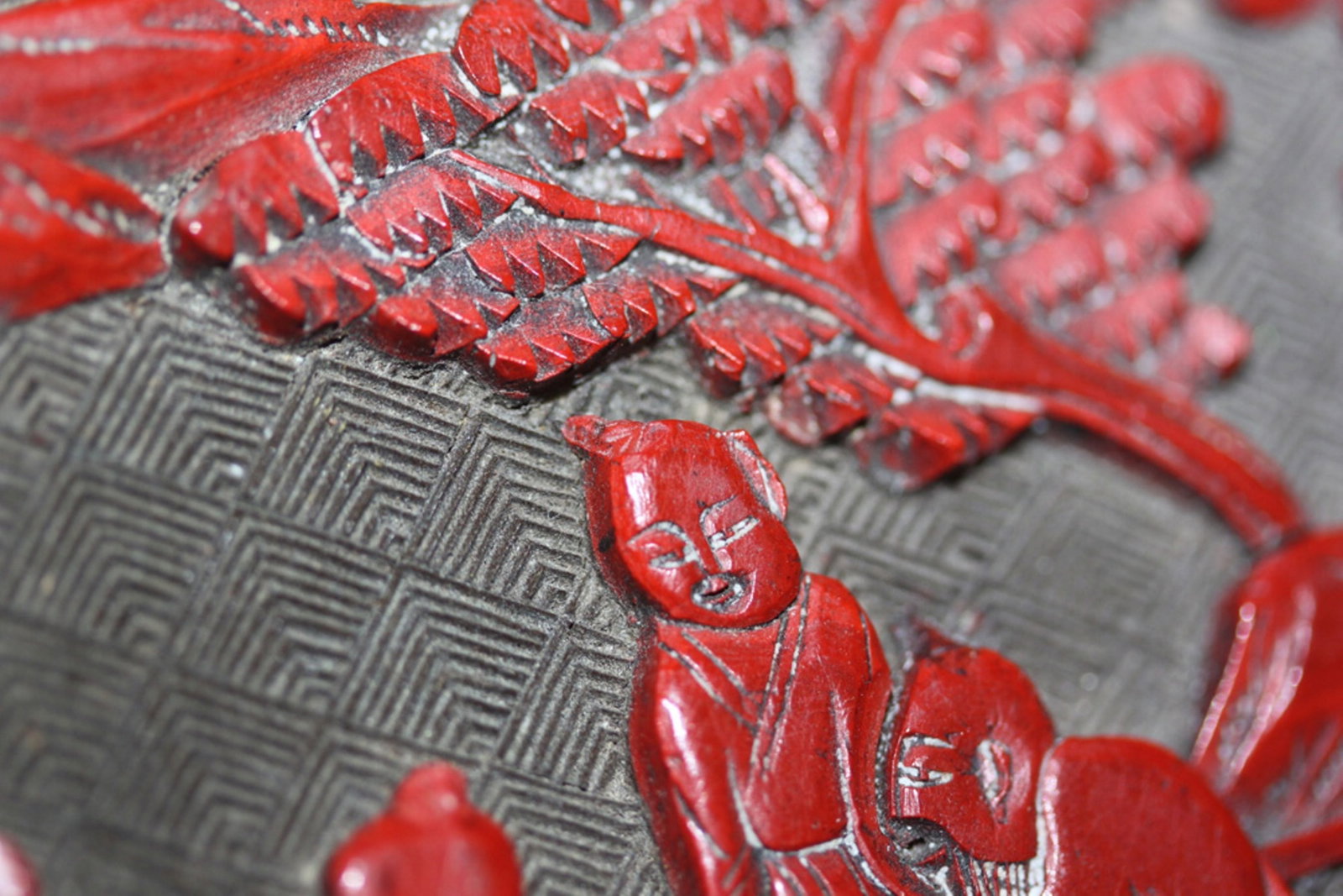 19th Century Chinese Cinnabar Round Box - 10