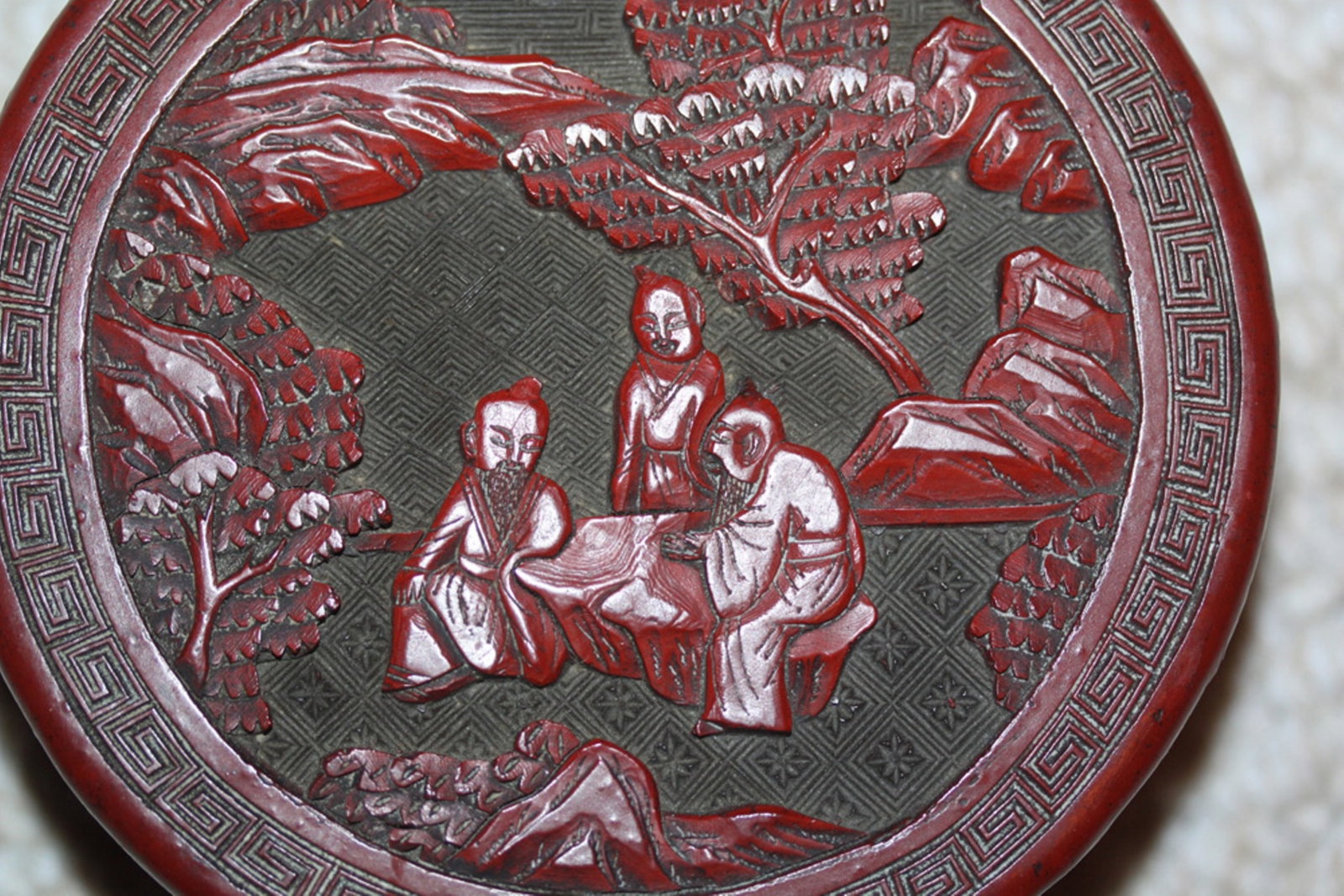 19th Century Chinese Cinnabar Round Box - 2