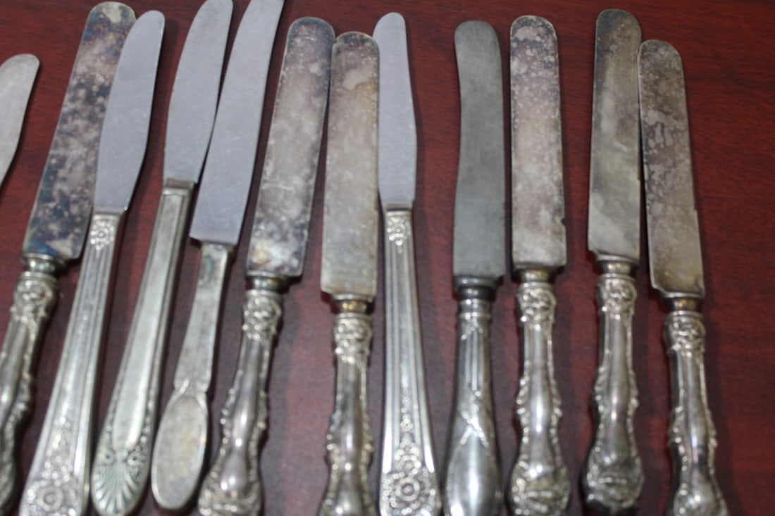 A Large Lot of Silverplated Knives - 2