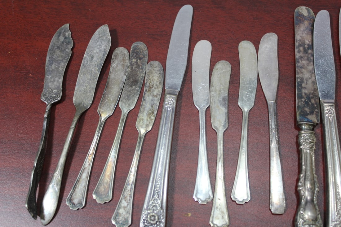 A Large Lot of Silverplated Knives - 4