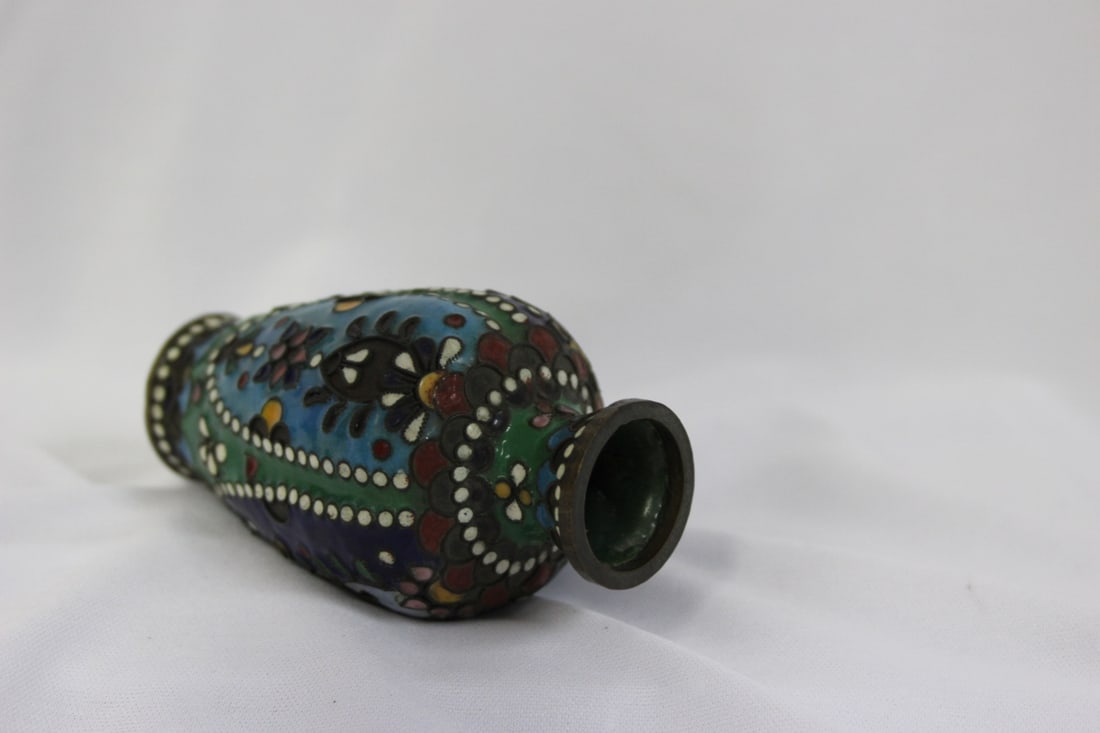 A Japanese Cloisonne Vase - 3