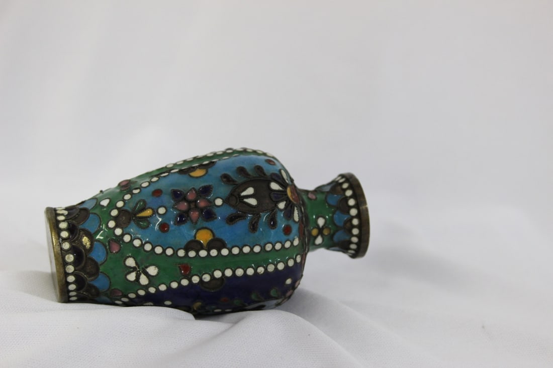 A Japanese Cloisonne Vase - 4