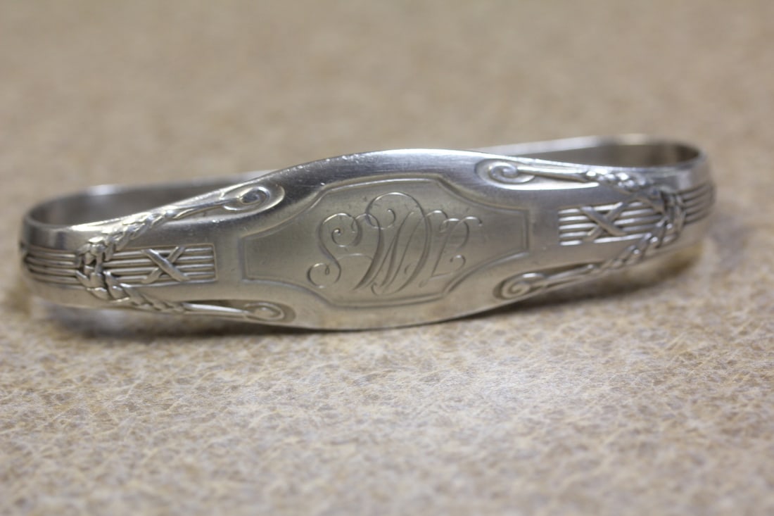 Unger Borthers Sterling Napkin Ring: please note: monogrammed