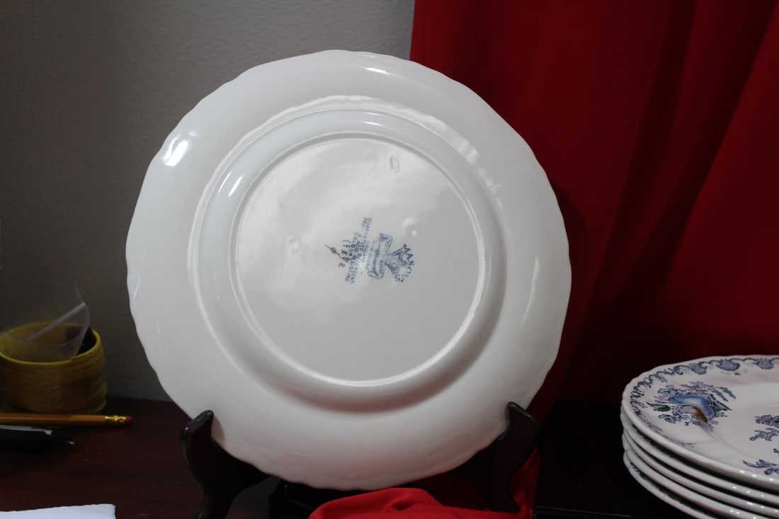 A Set of 6 Mason's Pottery Dinner Plates - 3