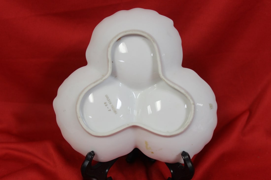 A Golden Suzuki Porcelain Dish - 2