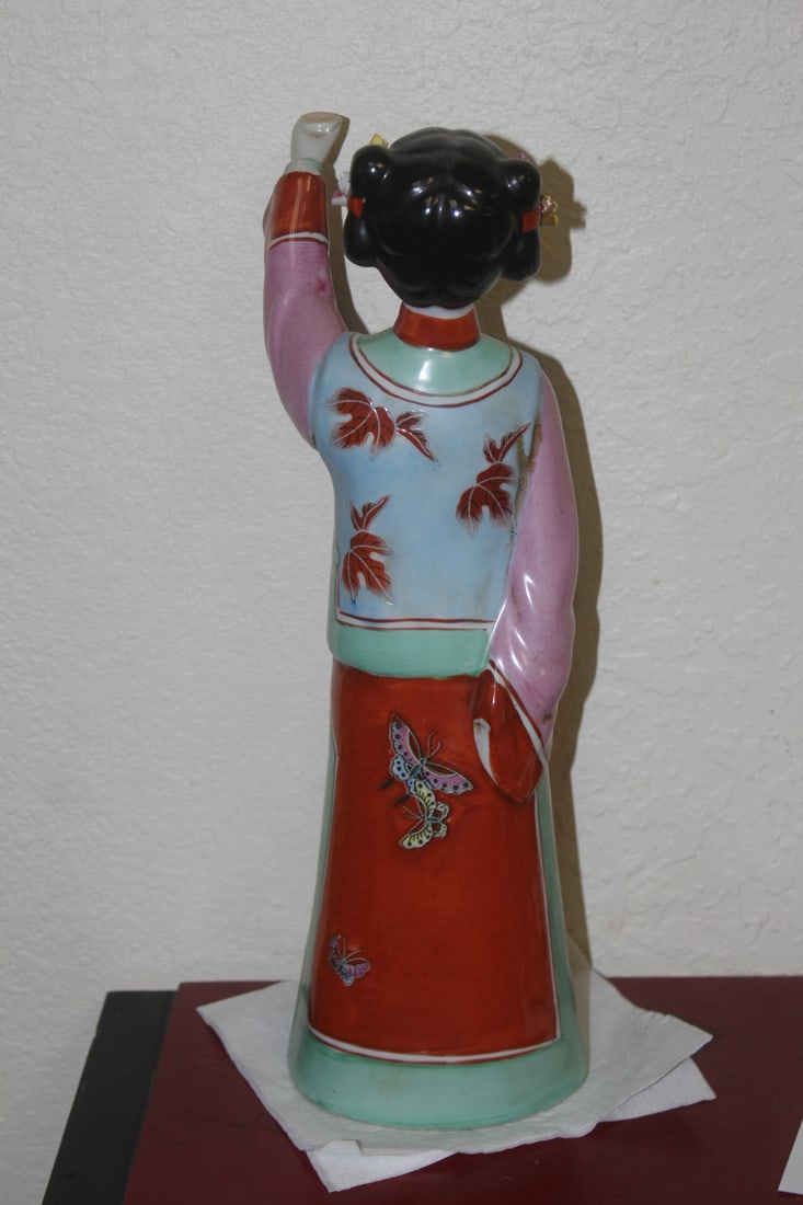Chinese Porcelain Lady - 2