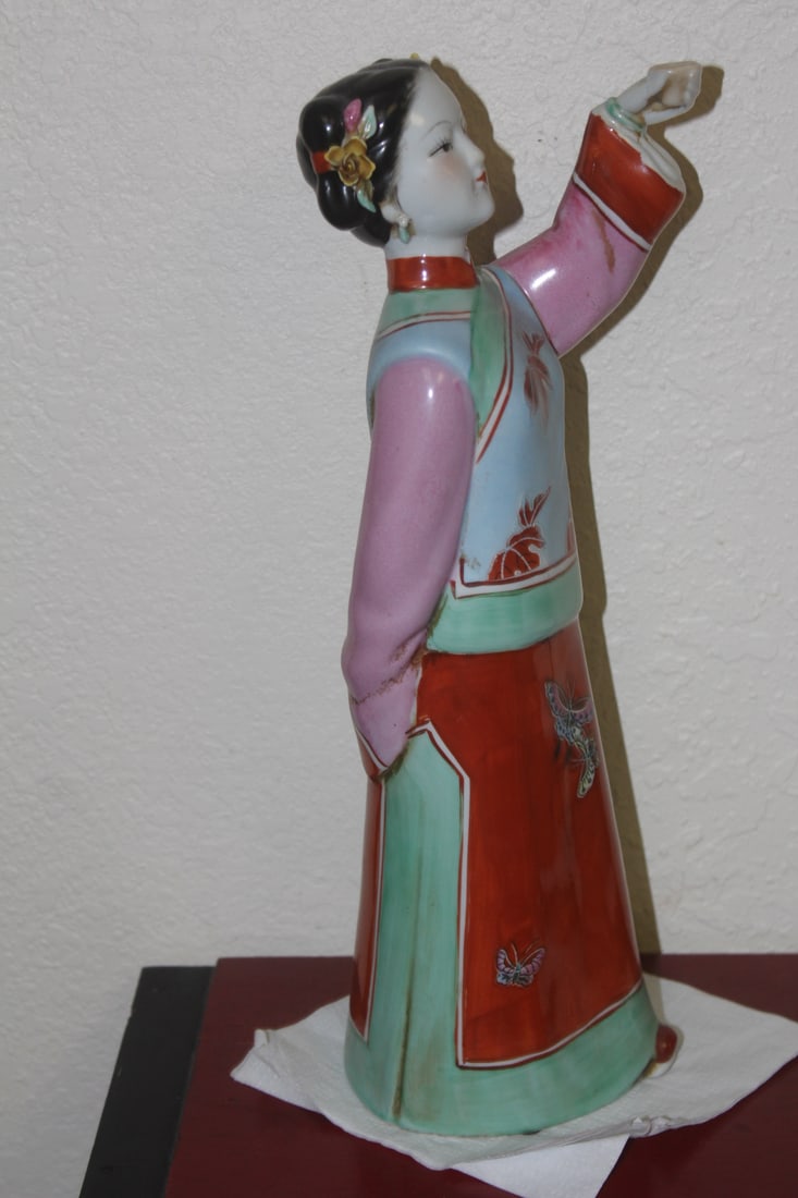 Chinese Porcelain Lady - 3