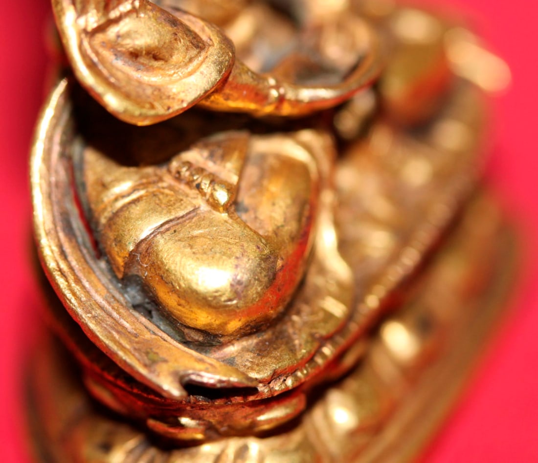 Small Rare Antique Chinese Gold Gilt Bronze Buddha - 11