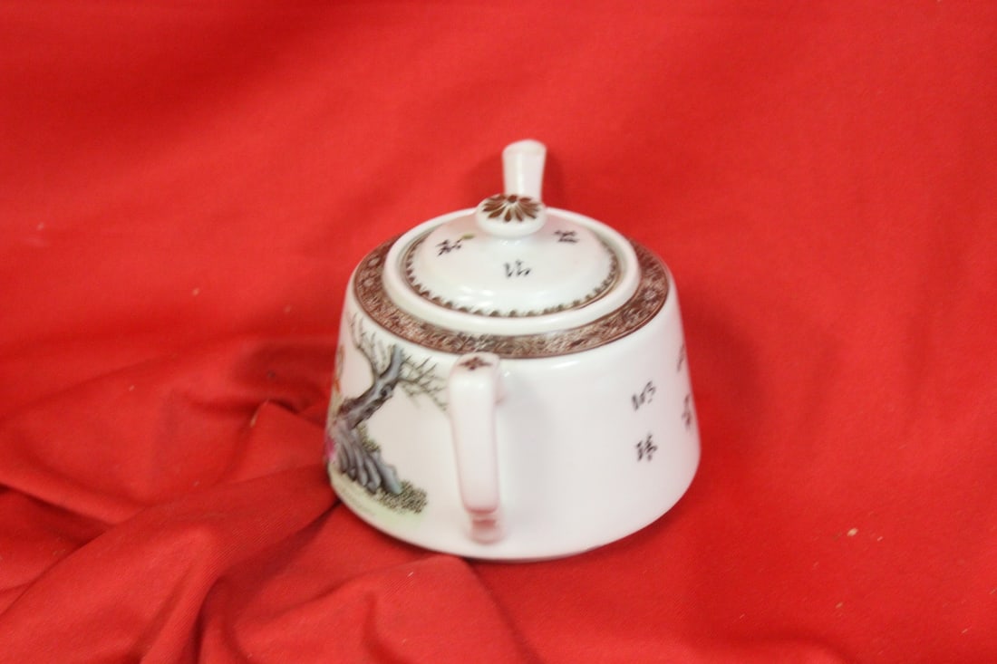 A Beautiful Antique Chinese Teapot - 4