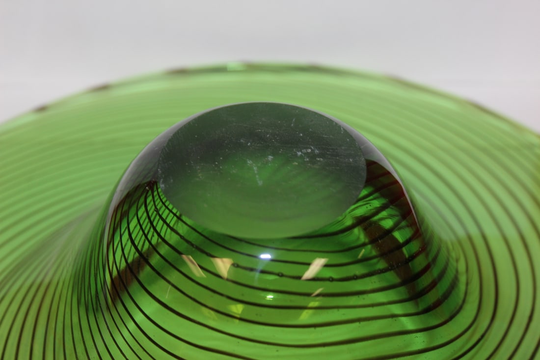 An Art Glass Leaf Shape bowl - 3