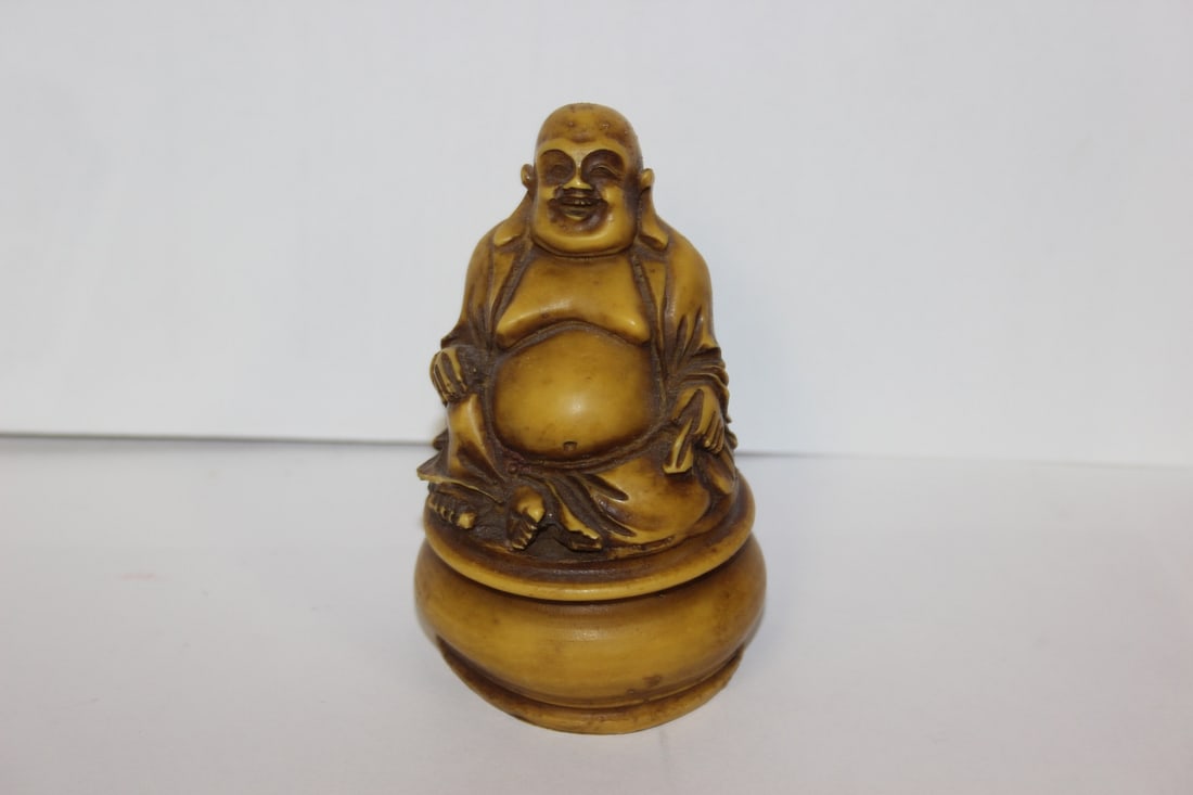 A Vintage Chinese Resin Buddha: 4" tall