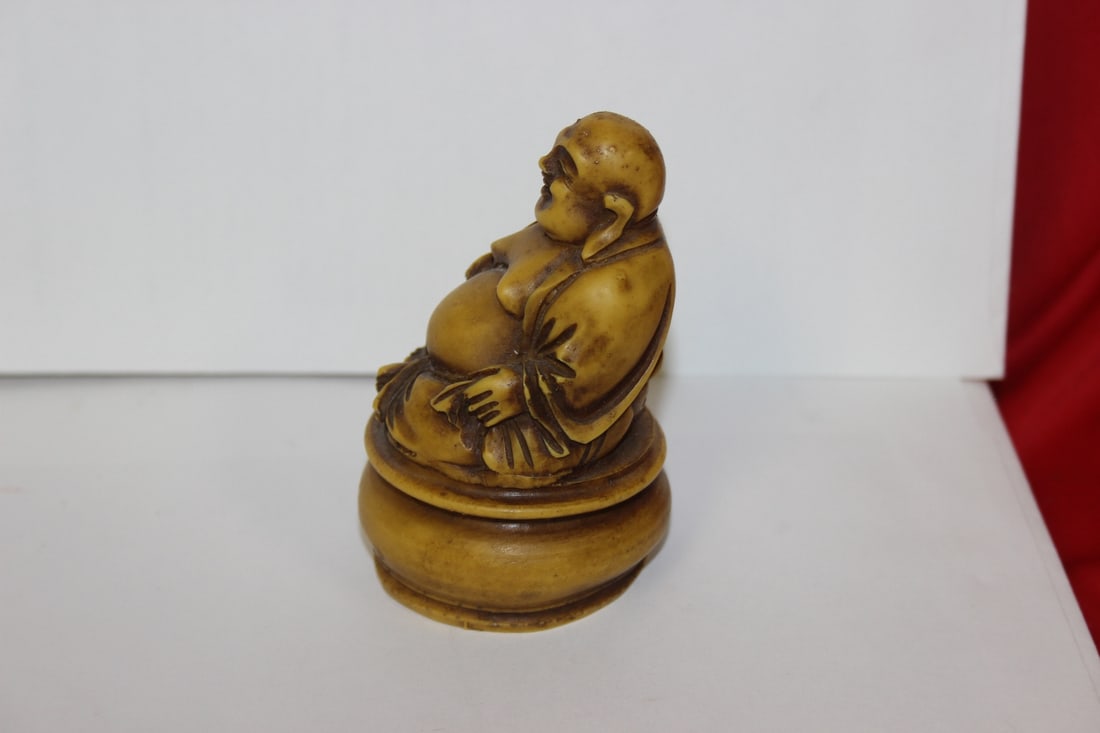 A Vintage Chinese Resin Buddha - 4