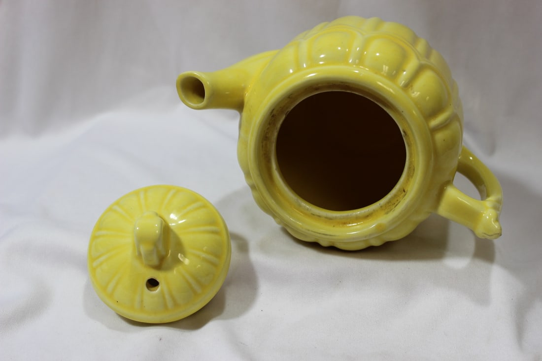 A Vintage Yellow Shawnee Teapot - 3