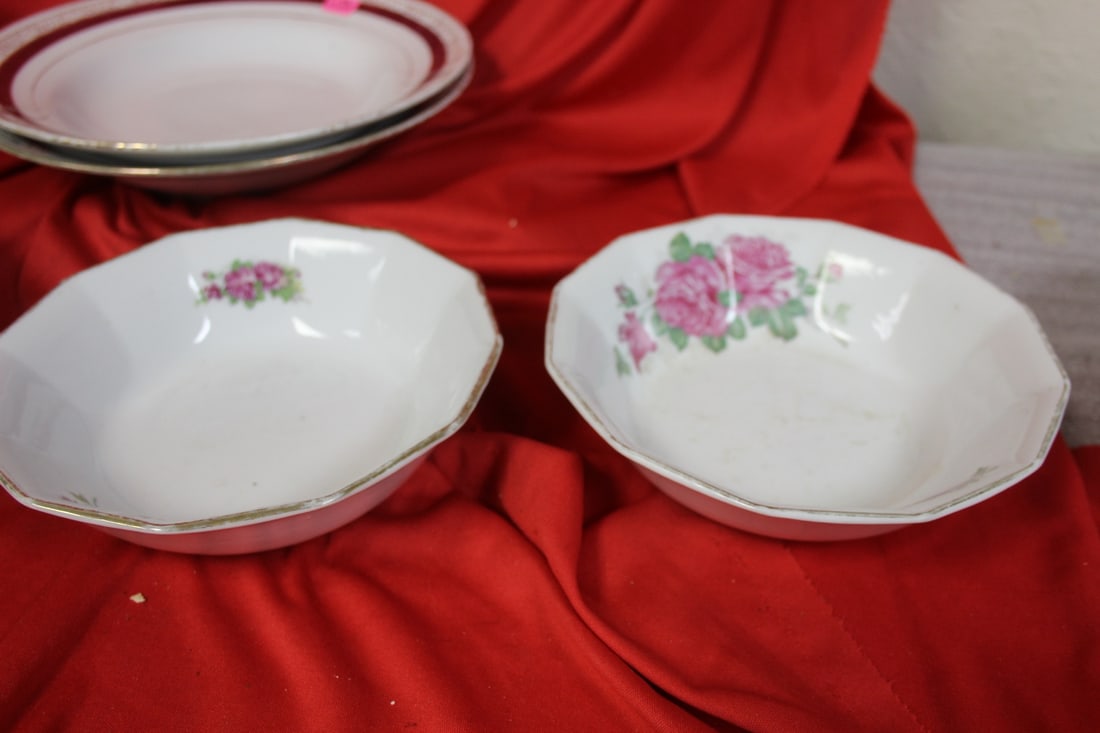 Set of Two Chinese Bowl: 12 sides - 6 5/8" in diameter