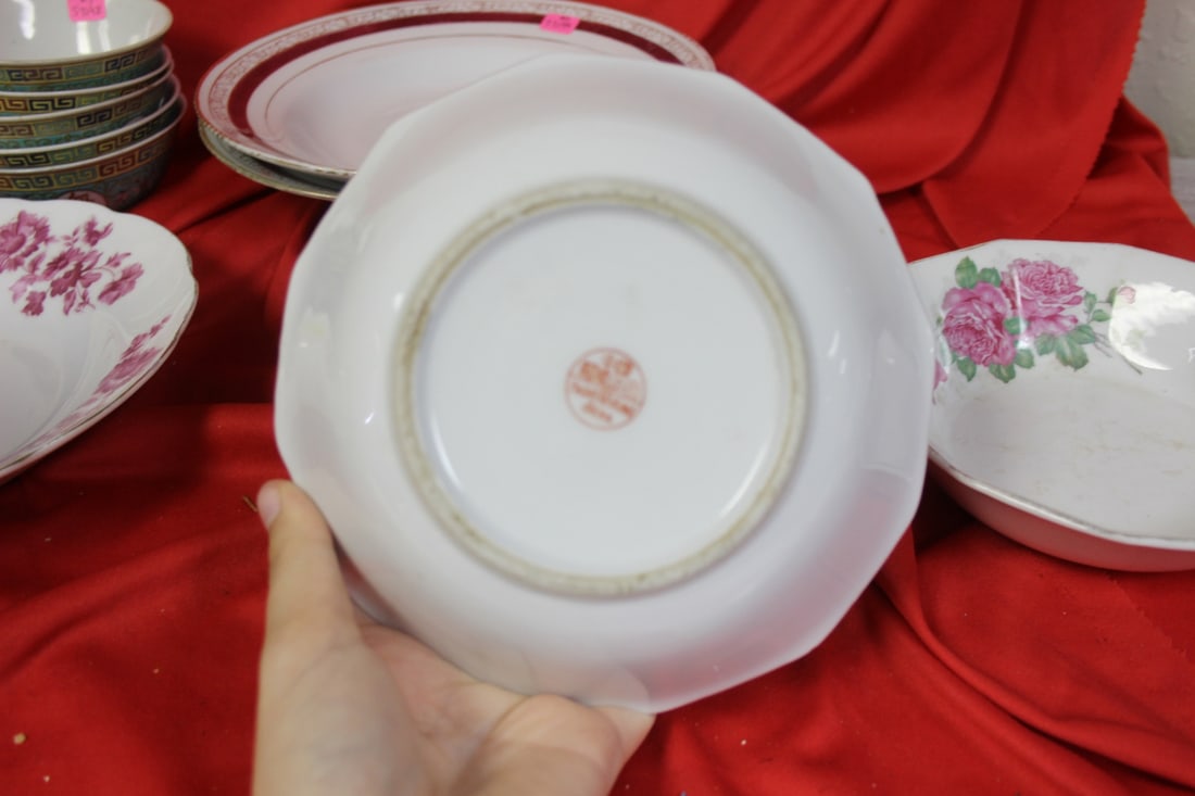 Set of Two Chinese Bowl - 2