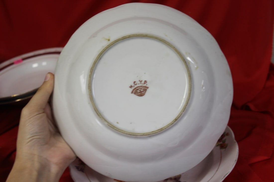 Set of Two Chinese? Export Bowl - 2