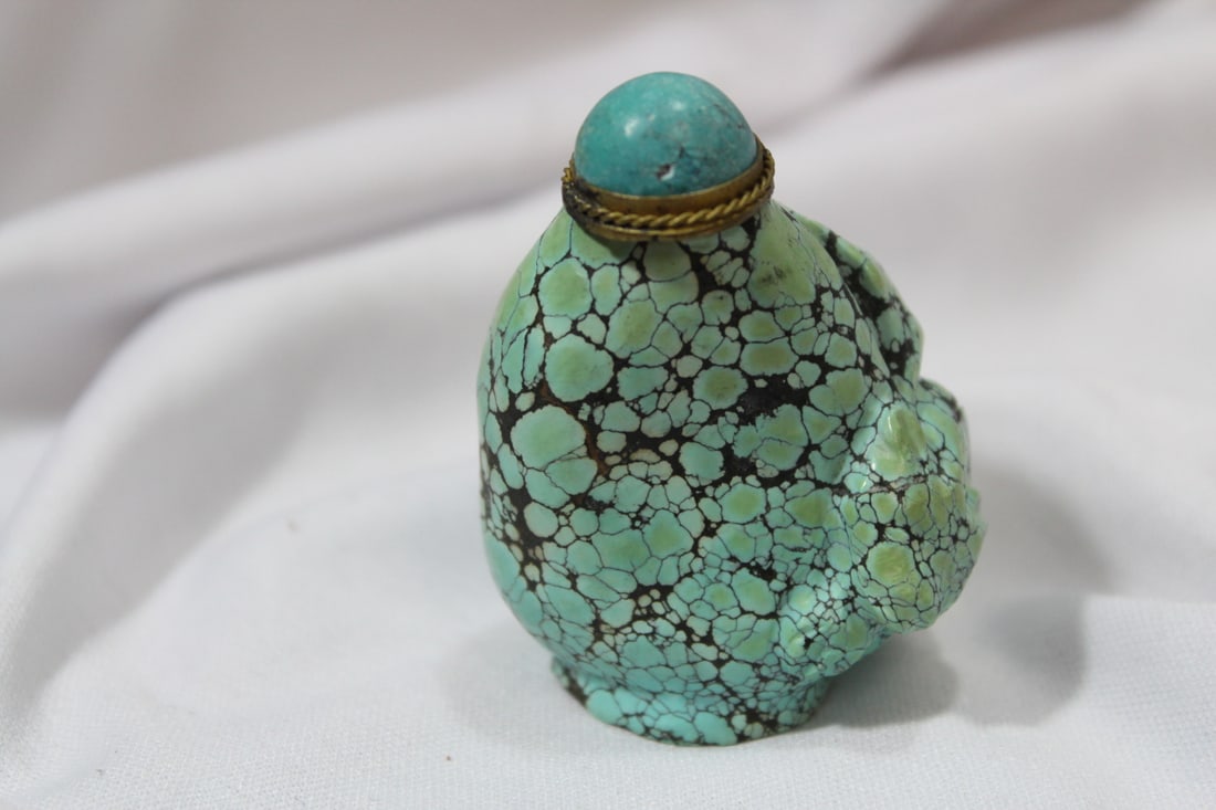 A Turquoise Snuff Bottle: Chinese - please note: spoon broken off as shown - 2 1/4" tall