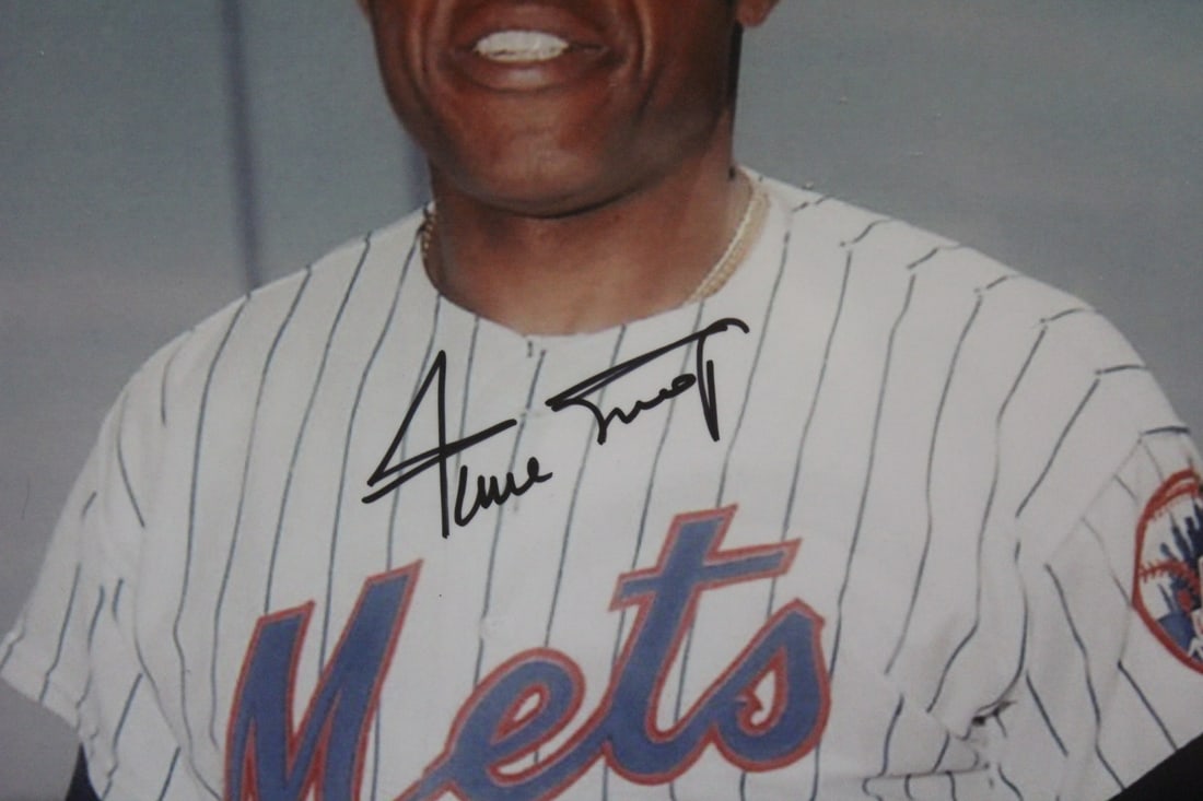 Signed Willi Mays Photograph - 2