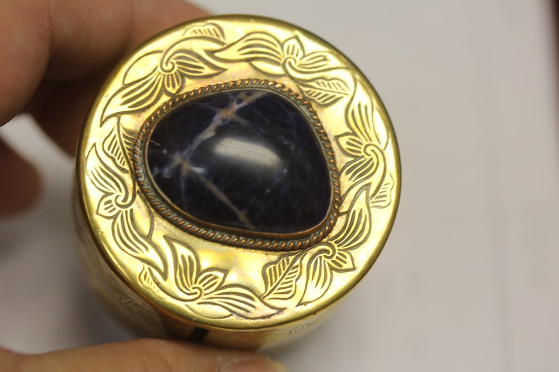 A Vintage Chinese Trinket Box - 2
