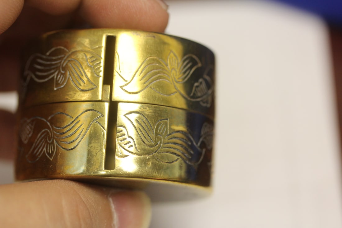 A Vintage Chinese Trinket Box - 5