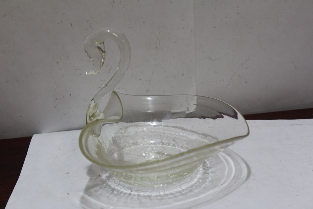 A Swan Shape Crackle Glass Bowl: 5 1/8" tall