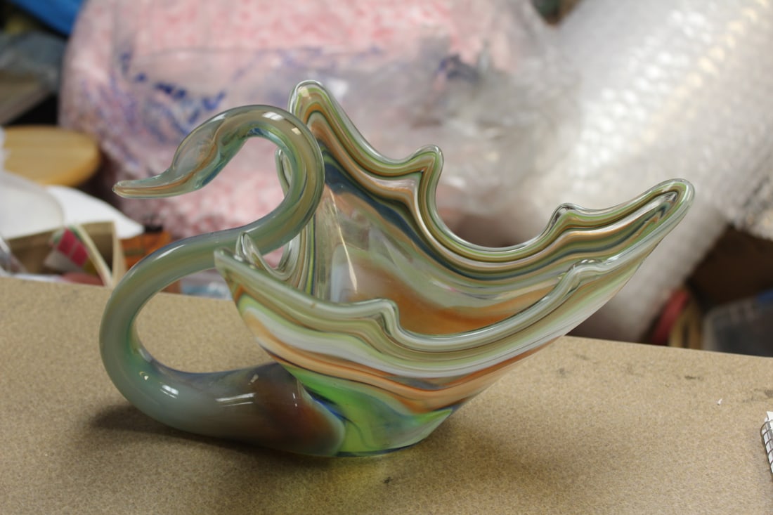 Art Glass Swan Planter - 3