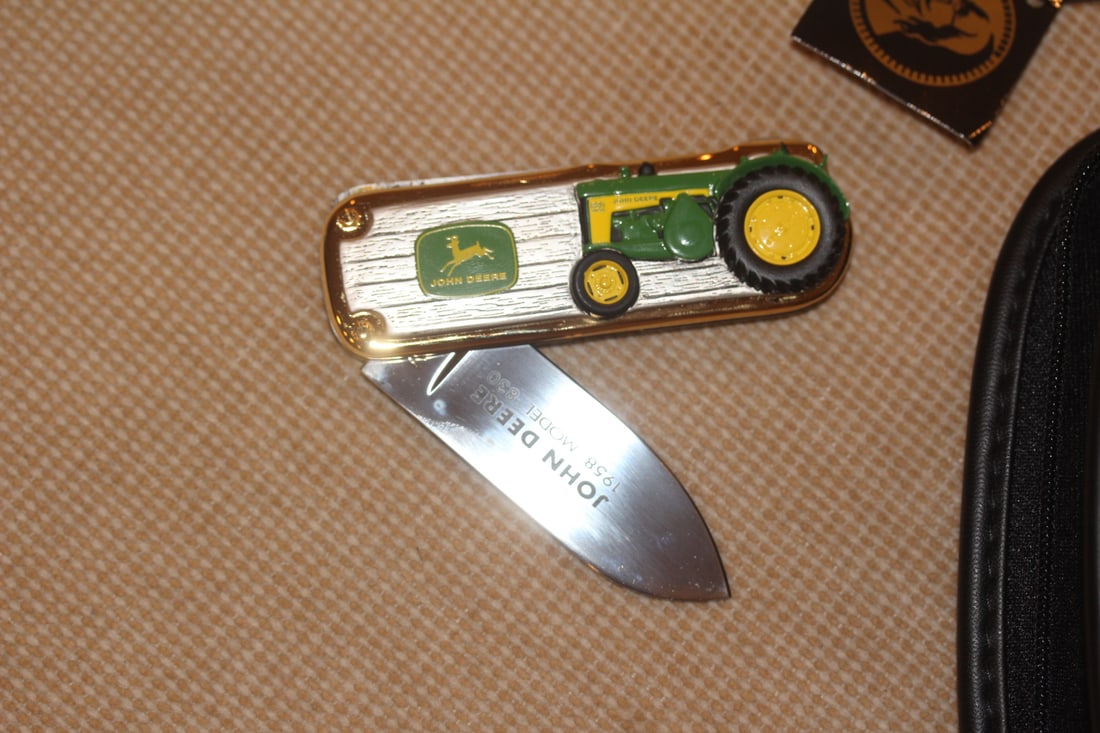 John Deere Tractor Pocket Knife: with pouch - 3 1/2" long when folded