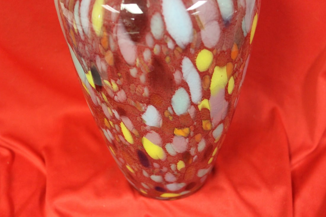 An Art Glass Vase - 3