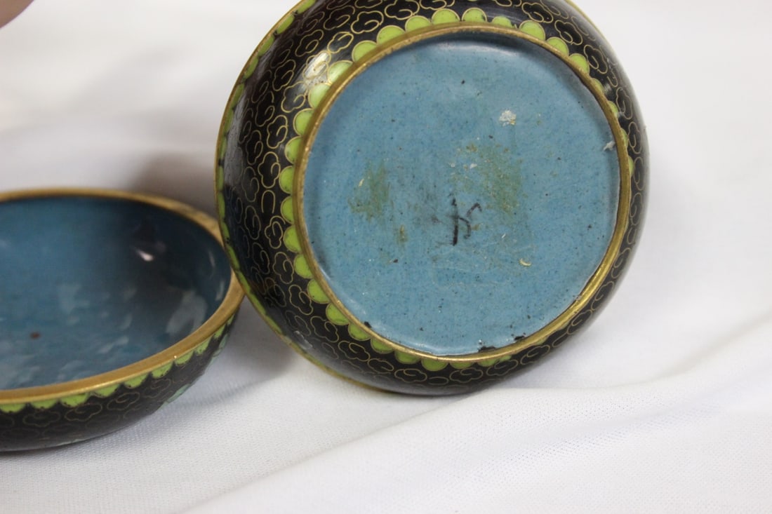 A Chinese Cloisonne Round Box - 6