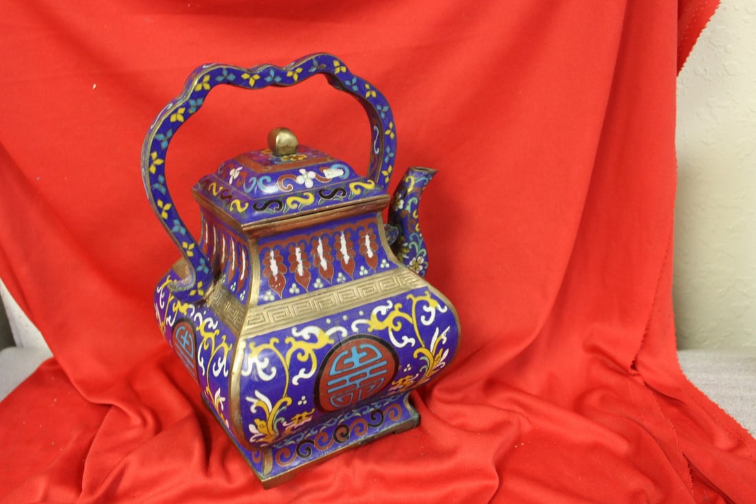 A Large Cloisonne Teapot - 2