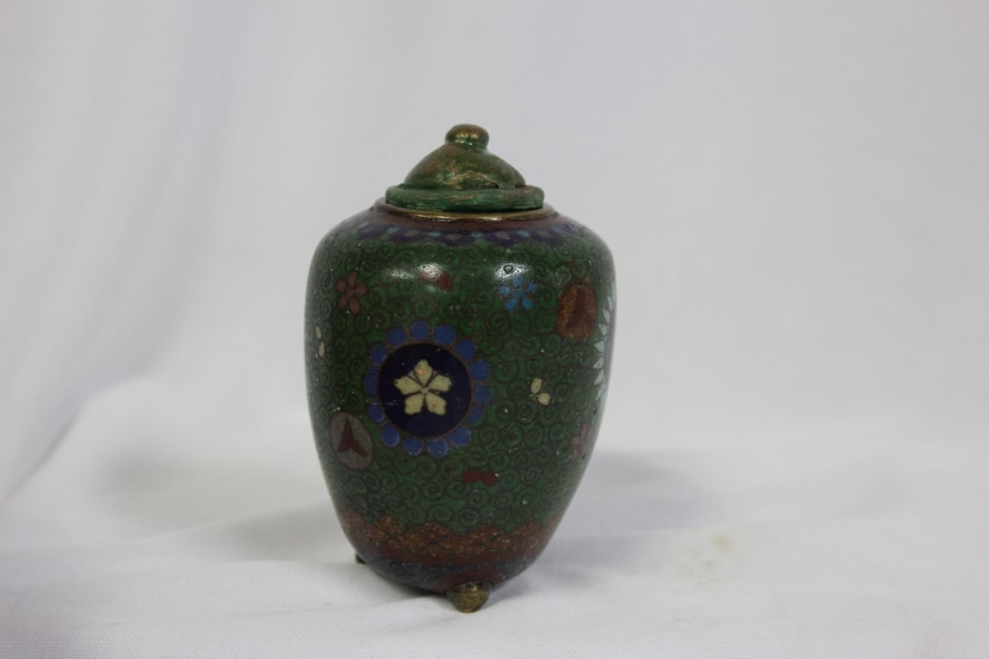 An Antique Japanese Jar with Lid - 2