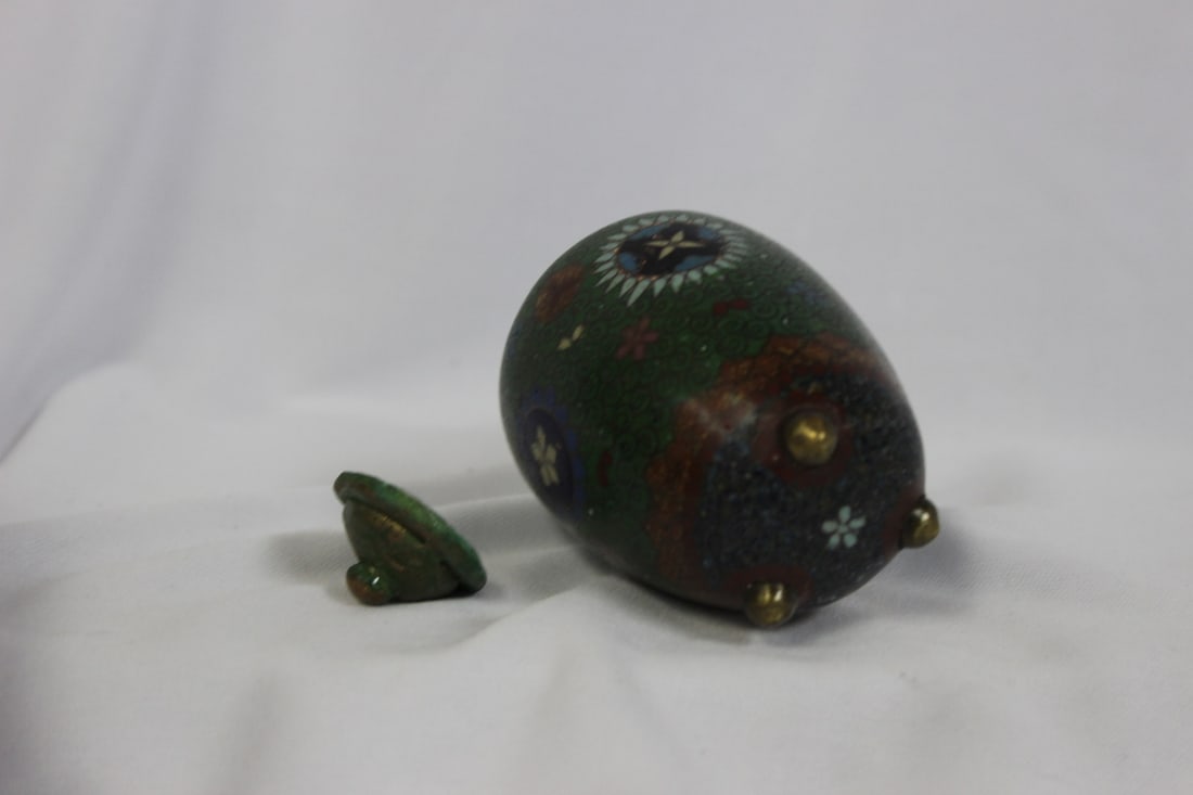 An Antique Japanese Jar with Lid - 4